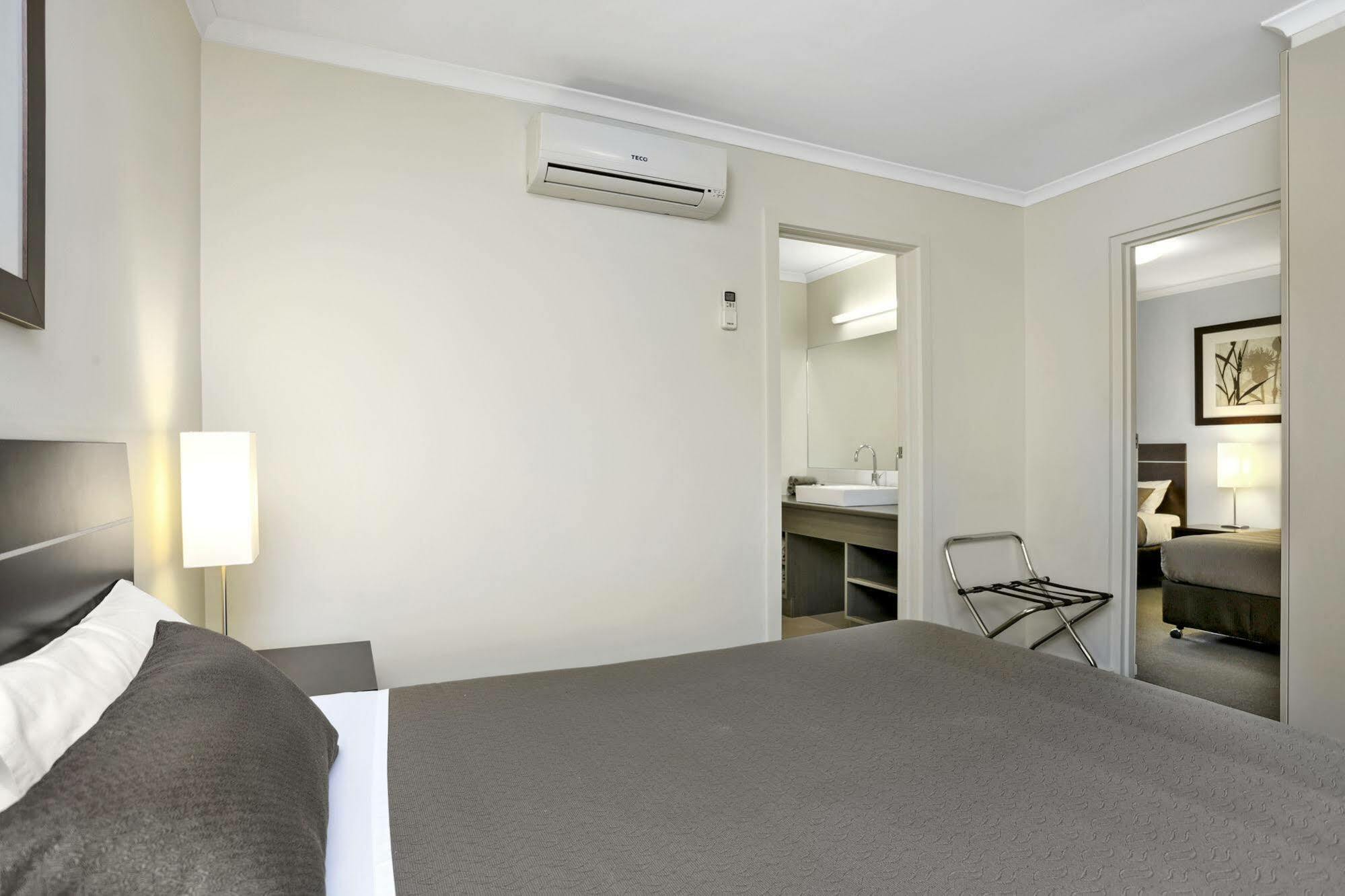 Elm Tree Motel Warrnambool Exterior photo